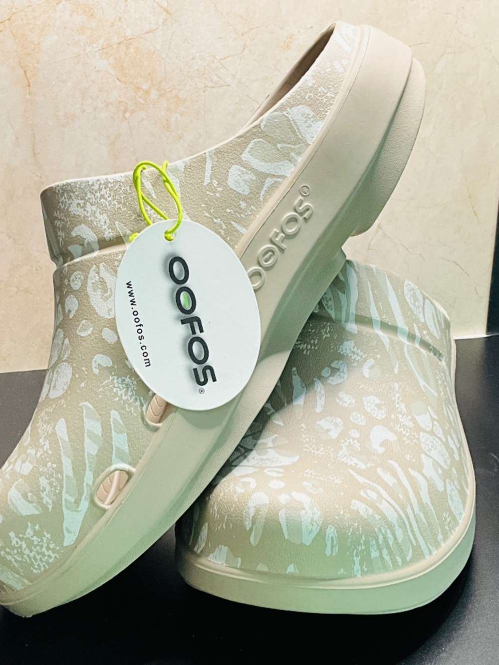 OOFOS OOCloog Limited Nomad Combo Camo. Limited Unisex Sandals. MSRP $90. USW9